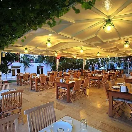 Hotel Catamaran 2*
