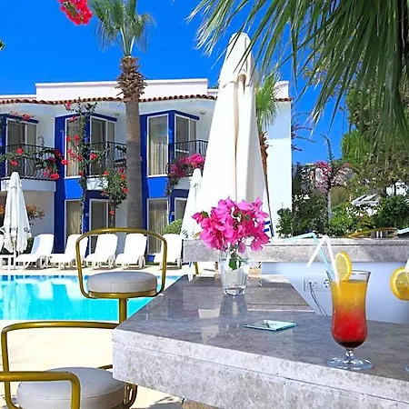 Catamaran Hotel 2*